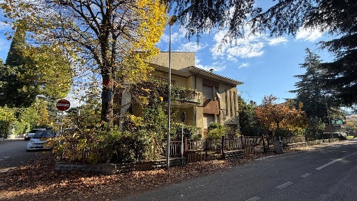 Foto Appartamento in Via Podgora 10, Foligno Viale Firenze, Paciana