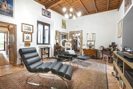 Foto Appartamento in Via Aurelio Saffi, Viterbo di 135 m² con 5 locali