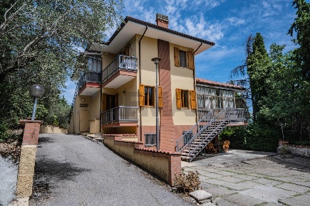 Foto Villa unifamiliare a Poggio Torriana Torriana di 350 m² con 10 locali