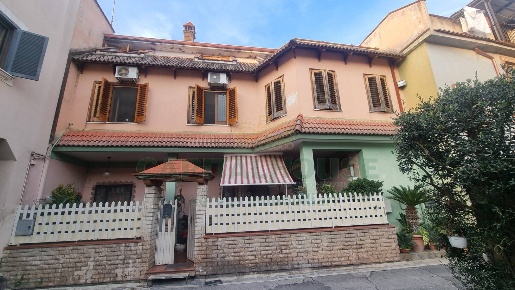 Foto Appartamento a Marcianise di 240 m² con 6 locali in vendita
