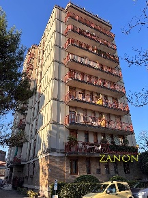 Foto Appartamento in Via Alfieri, Gorizia Centro di 115 m² con 4 locali