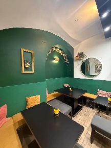 Foto Attività commerciale in Via Gian Lorenzo Bernini, Napoli Vomero