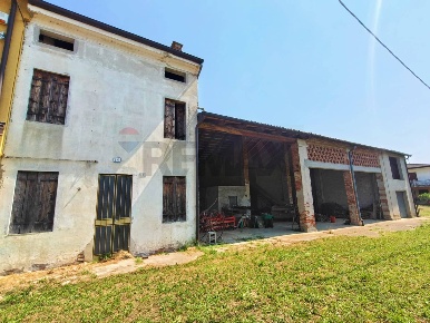 Foto Rustico in VIA BASSA 5, Grumolo delle Abbadesse di 330 m² con 3 locali