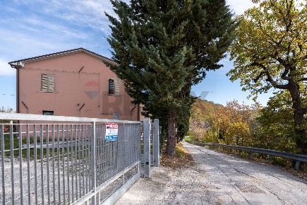 Foto Case semi ndipendenti in Contrada Forchiusa 80, Serra San Quirico