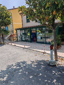 Foto Attività commerciale a Recanati Centro di 100 m² con 3 locali