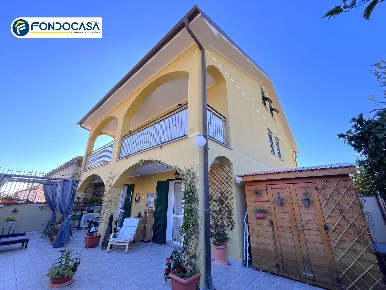 Foto Appartamento in Via Magnone, Ceriale Centro di 55 m² con 2 locali