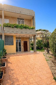 Foto Villa a schiera in Via Luigi Marinelli Giovene 5, Bari Torre a Mare