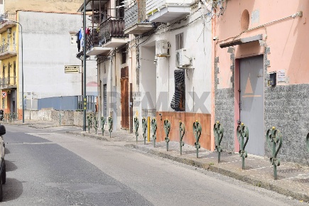 Foto Locale commerciale in Via Luigi Volpicella 59, Napoli di 40 m²