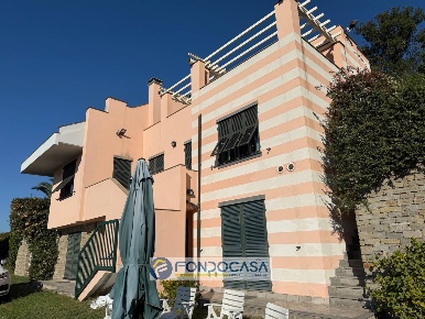 Foto Villa unifamiliare in Via Alla Strà, Savona Oltreletimbro, Santa Rita
