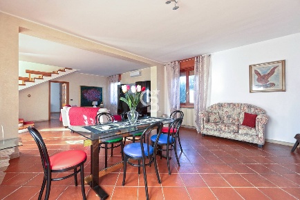 Foto Appartamento a Bolsena di 246 m² con 6 locali in vendita