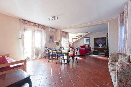 Foto Appartamento a Bolsena di 246 m² con 6 locali in vendita