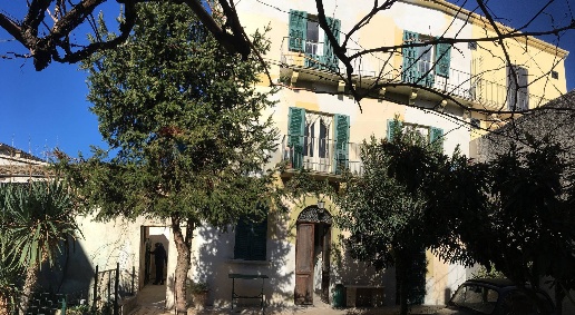 Foto Case semi ndipendenti in via Felice di Nicolantonio 16, di 330 m²