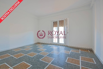 Foto Appartamento in Via Maggi, Livorno Cisternone di 95 m² con 3 locali