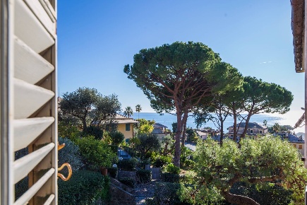 Foto Appartamento in Via Donato Somma, Genova Sant'Ilario di 90 m²