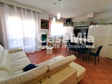 Foto Appartamento in via Romagna 43, Legnano di 90 m² con 3 locali