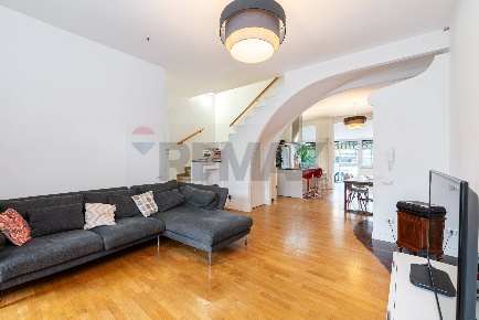 Foto Villa unifamiliare in Viale Gorgia di Leontini 260, Roma Casal Palocco