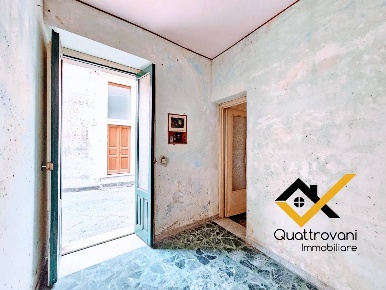 Foto Appartamento in Via Santi Elena e Costantino, Aci Catena Centro