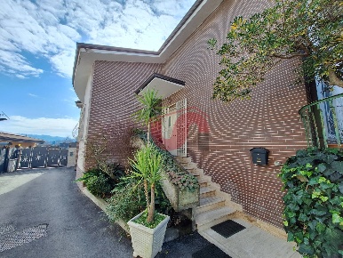 Foto Villa unifamiliare in Via Bachelet, Benevento Mulini, Porta Rufina