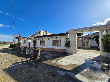 Foto Locale commerciale in Strada Provinciale  44, Rosciano di 340 m²