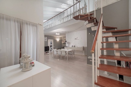 Foto Appartamento in Via Don Pietro Mandelli 65, Sulbiate Centro di 184 m²