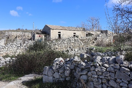 Foto Rustico in C.da Scorsonara snc, Ragusa San Luigi - Archimede di 860 m²