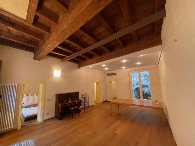 Foto Appartamento in Via Giuseppe Mazzini, Ferrara Centro Storico di 128 m²