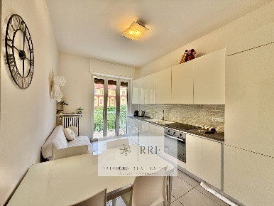 Foto Appartamento in Via Aurelia Ovest, Loano Centro di 75 m² con 4 locali