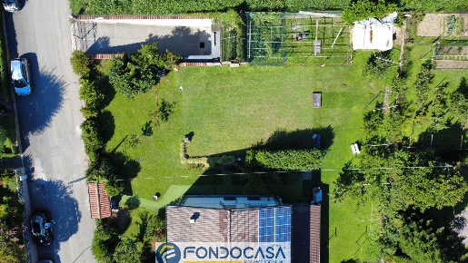 Foto Terreno residenziale a Monticelli Brusati Parmezzana Calzana di 510 m²