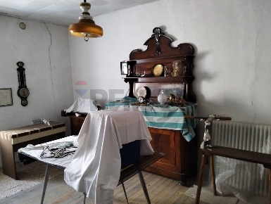 Foto Casa indipendente in Via Gisbenti 16, Valli del Pasubio di 350 m²