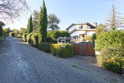 Foto Villa unifamiliare in Via dei Tirreni 17, Sutri Colle Diana di 220 m²