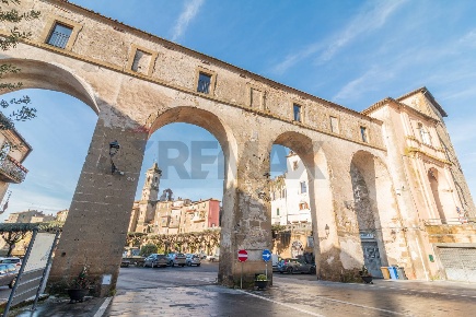 Foto Rustico in Colle San Martino 165, Farnese di 250 m² con 3 locali