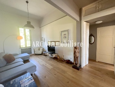 Foto Appartamento a Pietrasanta di 105 m² con 4 locali in vendita