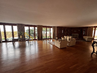 Foto Villa unifamiliare in VIA DELLA BONIFICA, Pescara di 600 m² in affitto