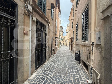 Foto Negozio in Via DEL BALUARDO 23, Nettuno Centro di 45 m² con 1 locali