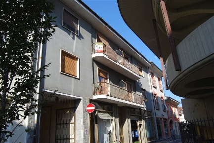 Foto Negozio in San Rocco, Bra Centro di 75 m² in vendita