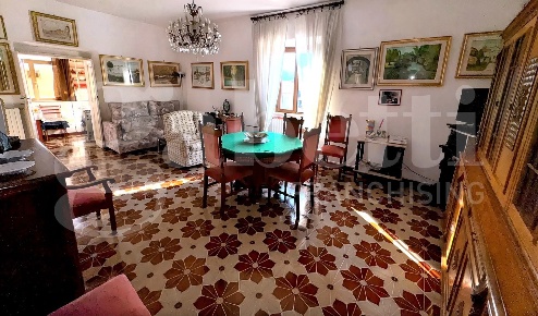 Foto Casa indipendente in Via GRANDE 36, Trasacco di 160 m² con 7 locali