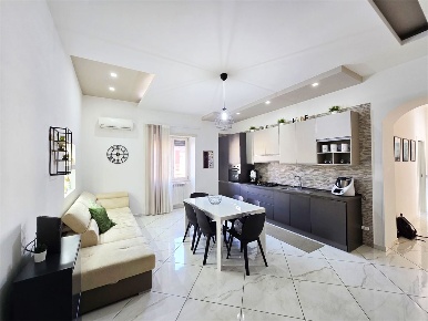 Foto Appartamento in Via de Meis, Napoli Ponticelli di 111 m² con 3 locali