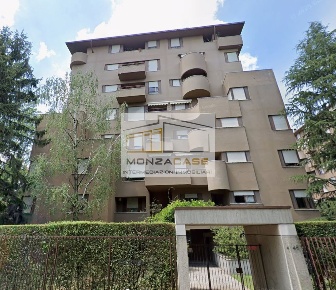 Foto Appartamento in via Meda, Monza Triante di 140 m² con 3 locali
