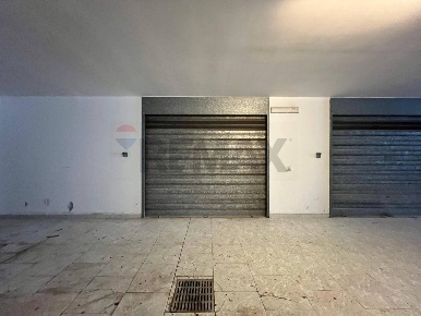 Foto Posti auto a Monopoli Centro di 86 m² con 3 locali in vendita