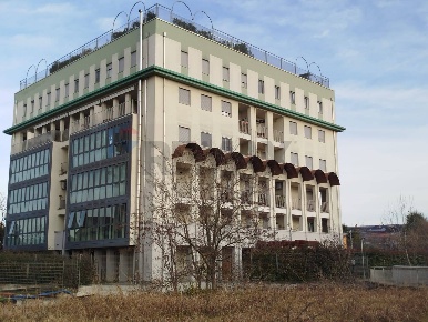 Foto Appartamento in Via della Pace 30, Legnano di 90 m² con 3 locali