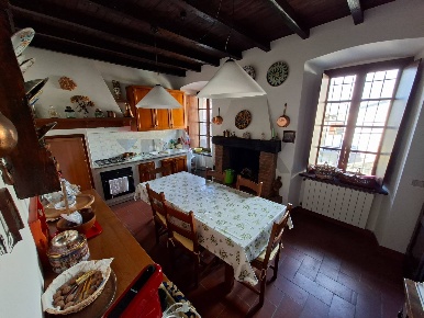 Foto Casa indipendente a Endine Gaiano Endine di 297 m² con 6 locali