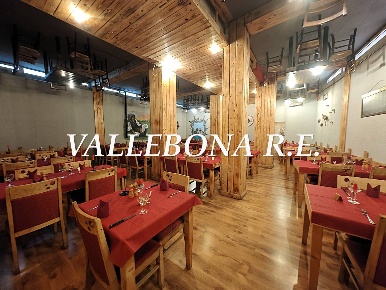 Foto Locale commerciale in PIAZZA GUGLIELMO OBERDAN SNC, Iglesias Centro