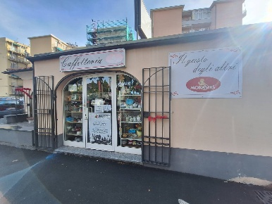 Foto Attività commerciale in via delle caselle 5, Loano Centro di 30 m²