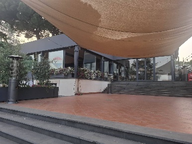 Foto Attività commerciale in Via Aldo Moro 2, Nicolosi di 500 m² in vendita