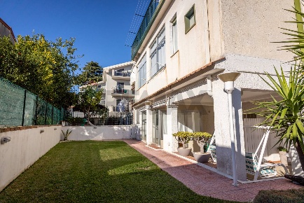 Foto Villa unifamiliare in via XXIV maggio 15, Viagrande Centro di 463 m²