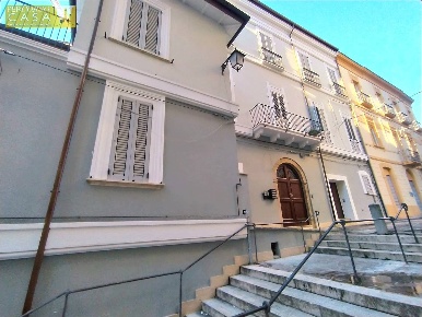 Foto Appartamento in Via Milli incrocio Via Veneto, Teramo Centro di 120 m²