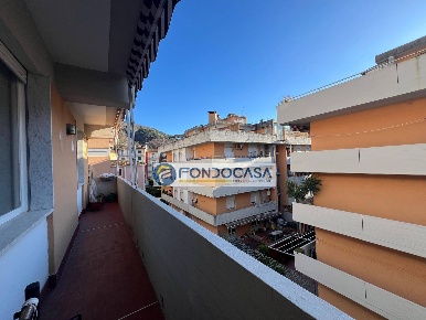 Foto Appartamento in via pietro tacca, Carrara Centro di 70 m² con 3 locali