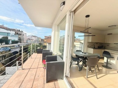 Foto Appartamento a Camaiore Lido di Camaiore di 100 m² con 4 locali