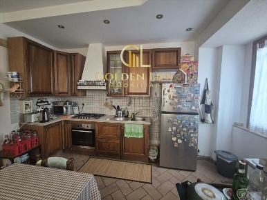 Foto Appartamento a Monterubbiano Centro di 186 m² con 6 locali in vendita