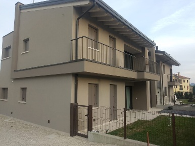 Foto Appartamento a Castelcucco Centro con 6 locali in vendita